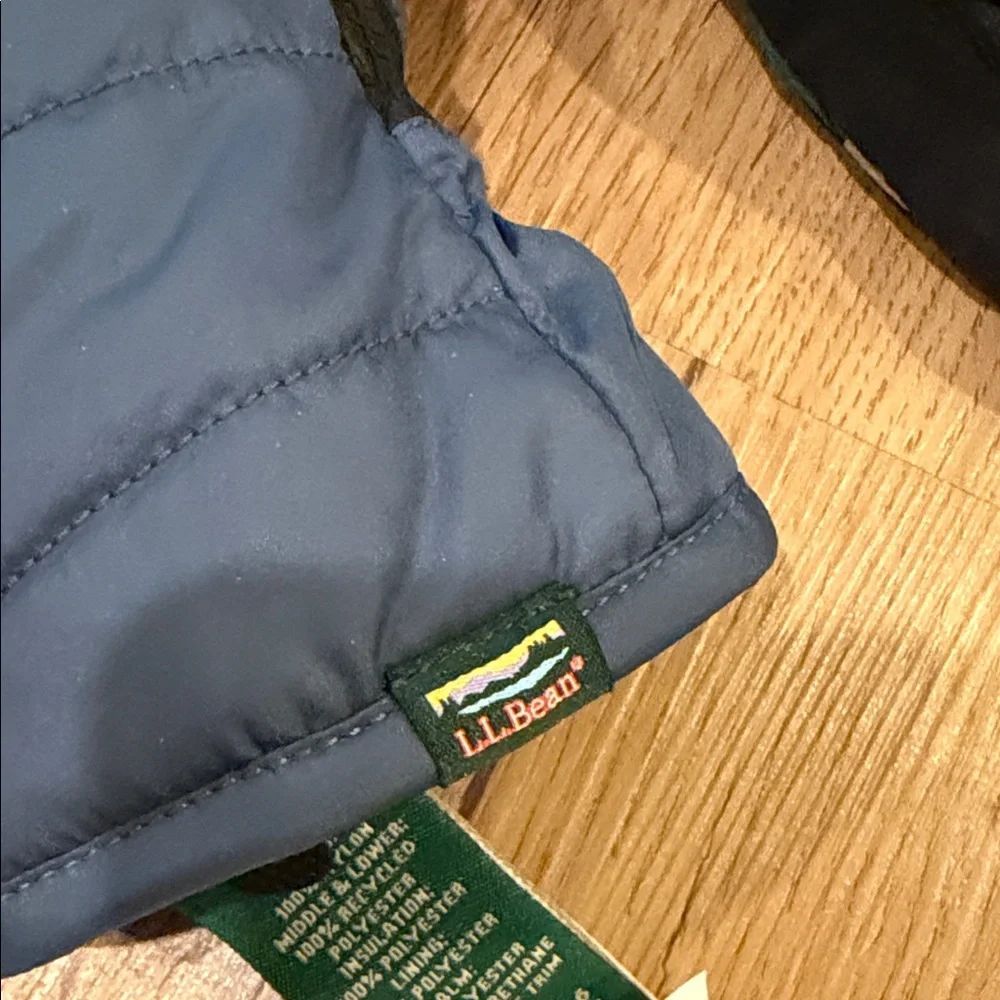 L.L. Bean Navy Blue Quilted Glove